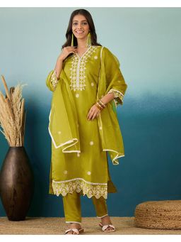 Gahan - Embroidered Green Silk Blend Kurta with Pant & Dupatta