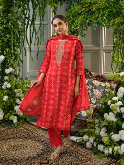 Gahan - Red Bandhani Foil Print Rayon Kurta with Pant & Embroidery Chiffon Dupatta