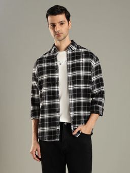 Tommy Hilfiger - Men Black Checks Regular Fit Shirt