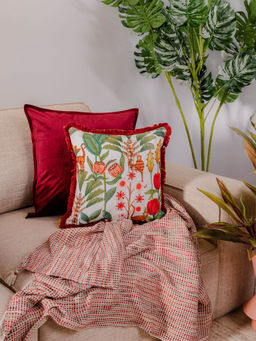 ONSETHOMES - Maze Red Handwoven Throw