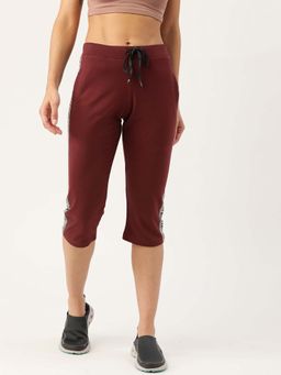 Femea - Maroon Solid Slim Fit Capri