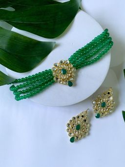I Jewels - Gold Plated Traditional Kundan with Beads Choker Necklace Jewellery Set (ML263G)