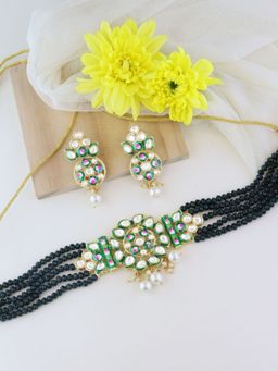 I Jewels - Gold Plated Pearl Kundan Studded Meenakari Choker Necklace with Earring Set (ML319G)