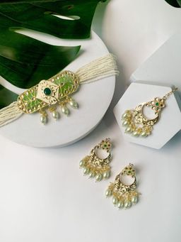 I Jewels - Gold Plated White Tumble Studded Pearl Polki Kundan Necklace Set for Women (ML332CMin)