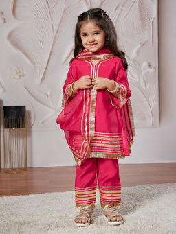 Vastramay - Pink Solid Lace Detailing Kurta with Pant & Dupatta (Set of 3)