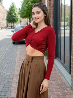 Freehand - Women Maroon Fitted Solid V-Neck Crop Top