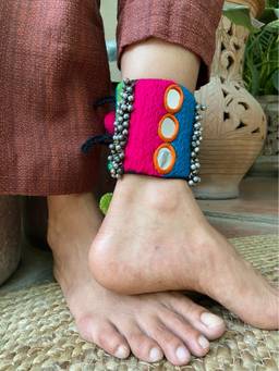 Ziddi - Pink Wanderer Anklet