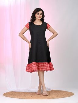 CHARUKRITI - Women Black Cotton Checkered Sleeves Midi Dress