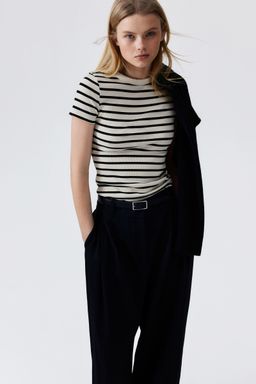 H&M - Women White Ribbed T-Shirt