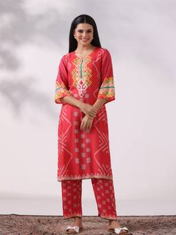 Shree - Women's Muslin Pink Printed Kurta With Comfort Pant