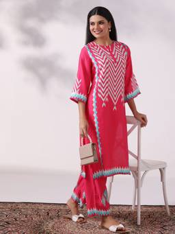Shree - Women's Viscose Pink Geometric Print Kurta With Comfort Pant