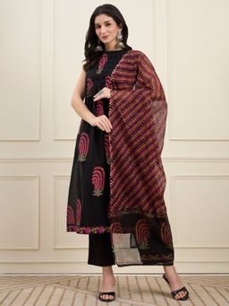 Yufta - Women's Black Cotton Pintuck A Line Style Kurta With Pant & Dupatta