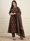 Black color option, Sold out, Currently selected