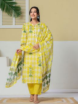 Yufta - Women's Yellow Cotton Straight Kurta With Pant & Dupatta