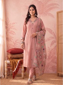 Yufta - Women's Peach Silky Floral Kurta With Pant & Dupatta