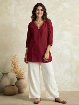 Jaipur Kurti - Women's V-Neck Printed Straight Cotton Short Kurti