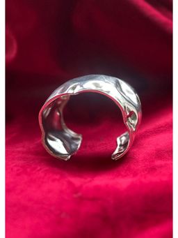 Valliyan - Thick Beaten Bangle (Silver)