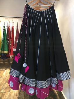 Taraasi - Madhubala' Black and Pink Mulmul Cotton Kalidar Ghaghara Skirt
