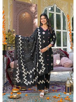 Autumnlane - Black Ikat Print Cotton Kurta with Pant and Dupatta (Set of 3)