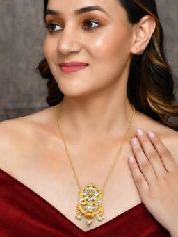 Silvermerc Designs - Gold Plated Chain Handcrafted Floral Pendent Necklace White