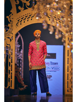 THE ROYALEUM ATELIER - Pink Embroidery Kurta with Pant (Set of 2)