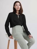 Black color option, Sold out, Currently selected