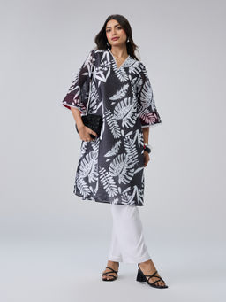 Gajra Gang - Black Chanderi Leaf Print Kurta With Contrast Red Facing Chalk And Slate