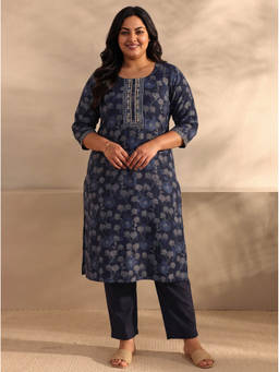 Extra love by Libas - Women Navy Blue Floral Silk Blend Kurta with Pant