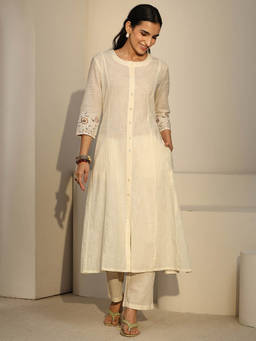 Libas - Women Cream Solid/Plain Cotton Kurta with Pant