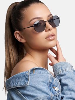 Twenty Dresses by Nykaa Fashion - Uv Protected Lens Black Sunglasses