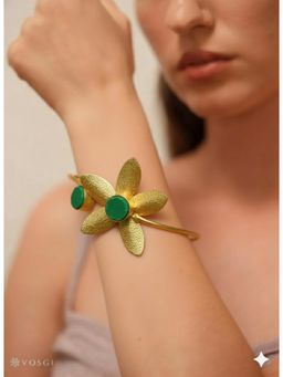 Vosgi - Green Agate Druzy Cuff