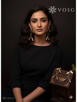 Vosgi - White Leafy Pearl Earrings