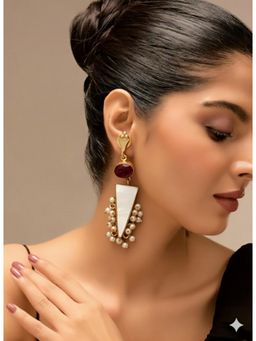 Vosgi - Red Tri-Charm - Stone Earrings