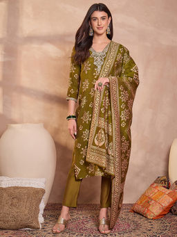Vaamsi - Green Silk Blend Printed Floral Kurti With Pant & Dupatta