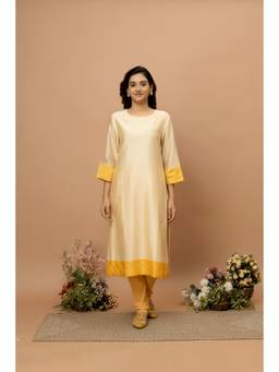 SMRITI GUPTA - Chanderi Silk Patchwork Cream Kurta with Churidar