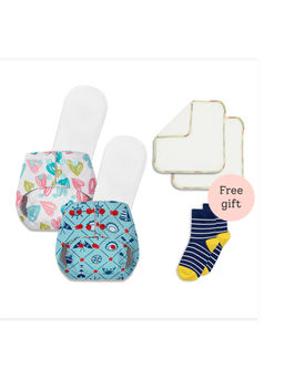 BASIC - Pack Of 2 Freesize Cloth Diapers With Free Pair Of Wipes And Socks For Baby 0-3 Yrs