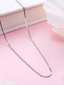 LuxeVogue - Anti-Tarnish 925 Sterling Silver Thin Box Chain for Men and Women, 18 Inches