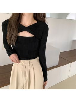 Outzidr - Black Flat Wrap Cut Out Top