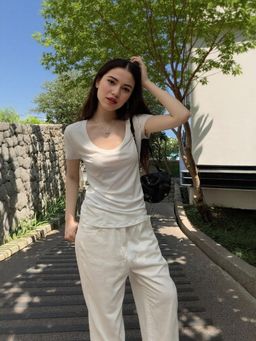 Outzidr - White Round Neck Slim Top