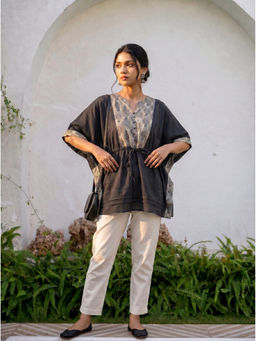 Vastara TheLabel - Black Small Motiff Printed Organic Cotton Kaftan Top