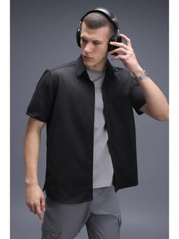 Van Heusen - Men Black Solid Half Sleeves Casual Shirt