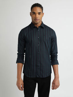Calvin Klein - Men Green Cotton Stripes Casual Shirt