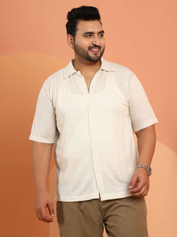 Instafab Plus - Men White Polycotton Textured Casual Shirt