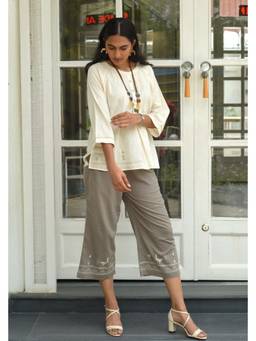 Rangsutra - Bagh Cotton Round Neck Off White Hand Embroidered Tunic