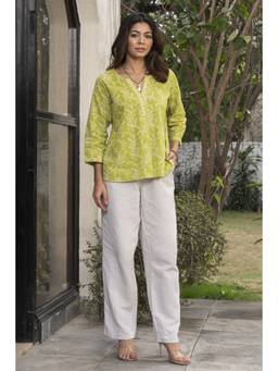 Rangsutra - Yellow Suhani Straight-Fit Cotton Chikankari Hand Embroidery Tunic