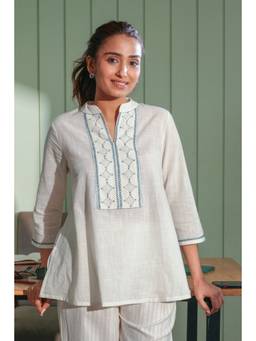 Rangsutra - Dhwani White Cotton Applique Tunic