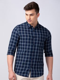 Spykar - Men Navy White Cotton Slim Fit Checkered Shirt
