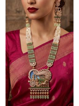 NUI - Womens Traditional Chariot Pendant Pearl Beaded Necklace with Earrings