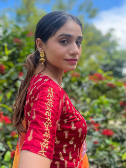 BINDIGASM'S ADVI - Kaashi Zari Embroidery on Metallic Gold Print Slip On Blouse Maroon