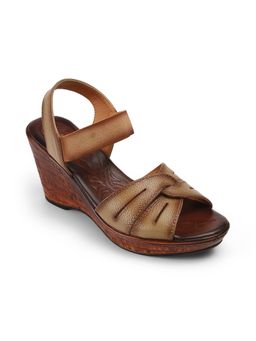 PEPPER - Womens Beige Wedges Heels